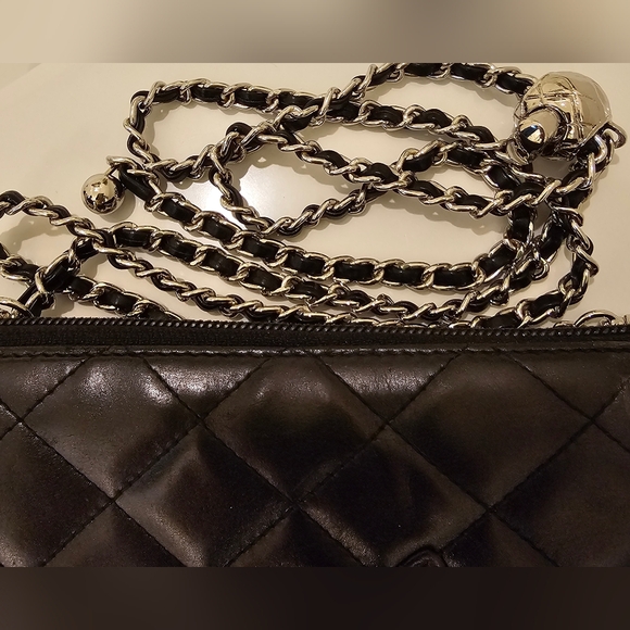 🔥SALE!! 🔥Chanel Cambon Oversized Organizer with Added Unbranded Strap - Picture 3 of 14